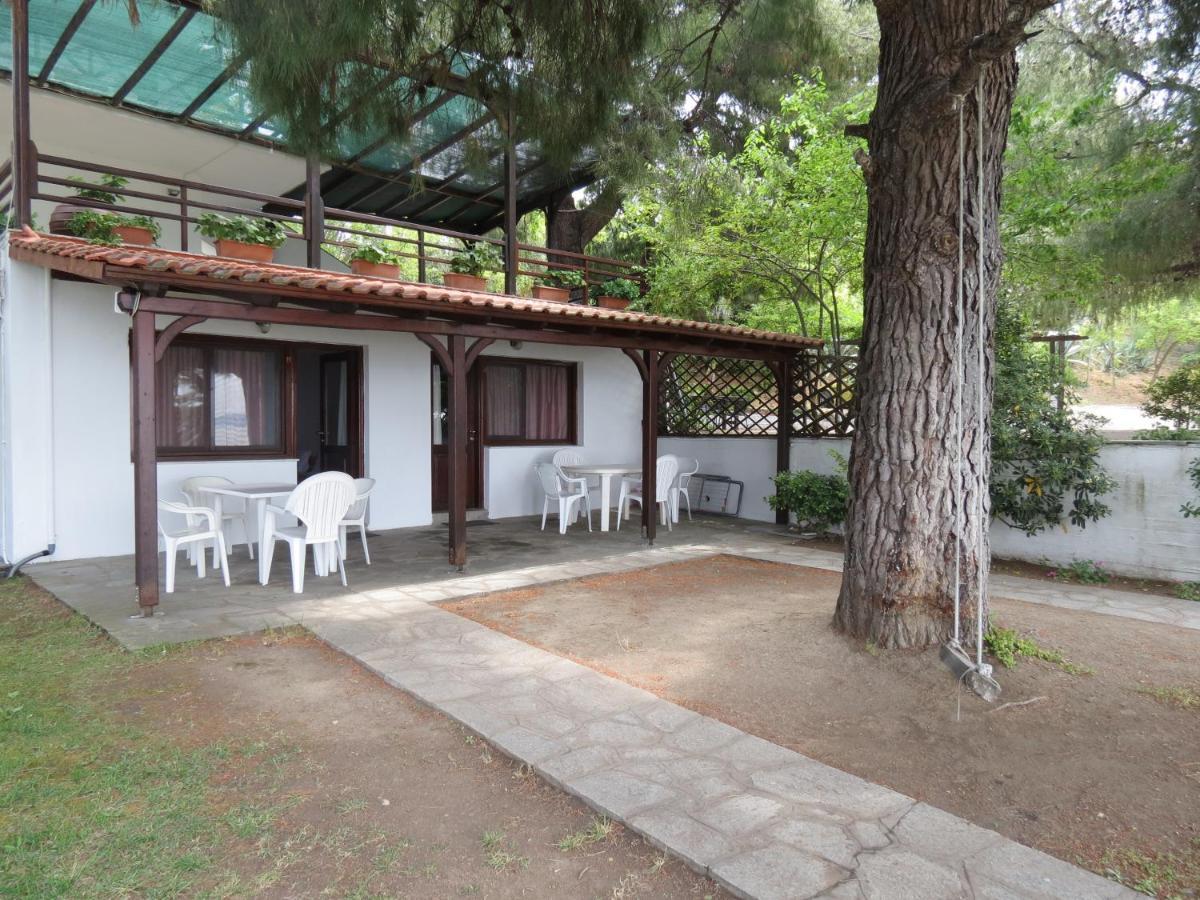 Para Thin Alos Inn نيوس مارماراس المظهر الخارجي الصورة