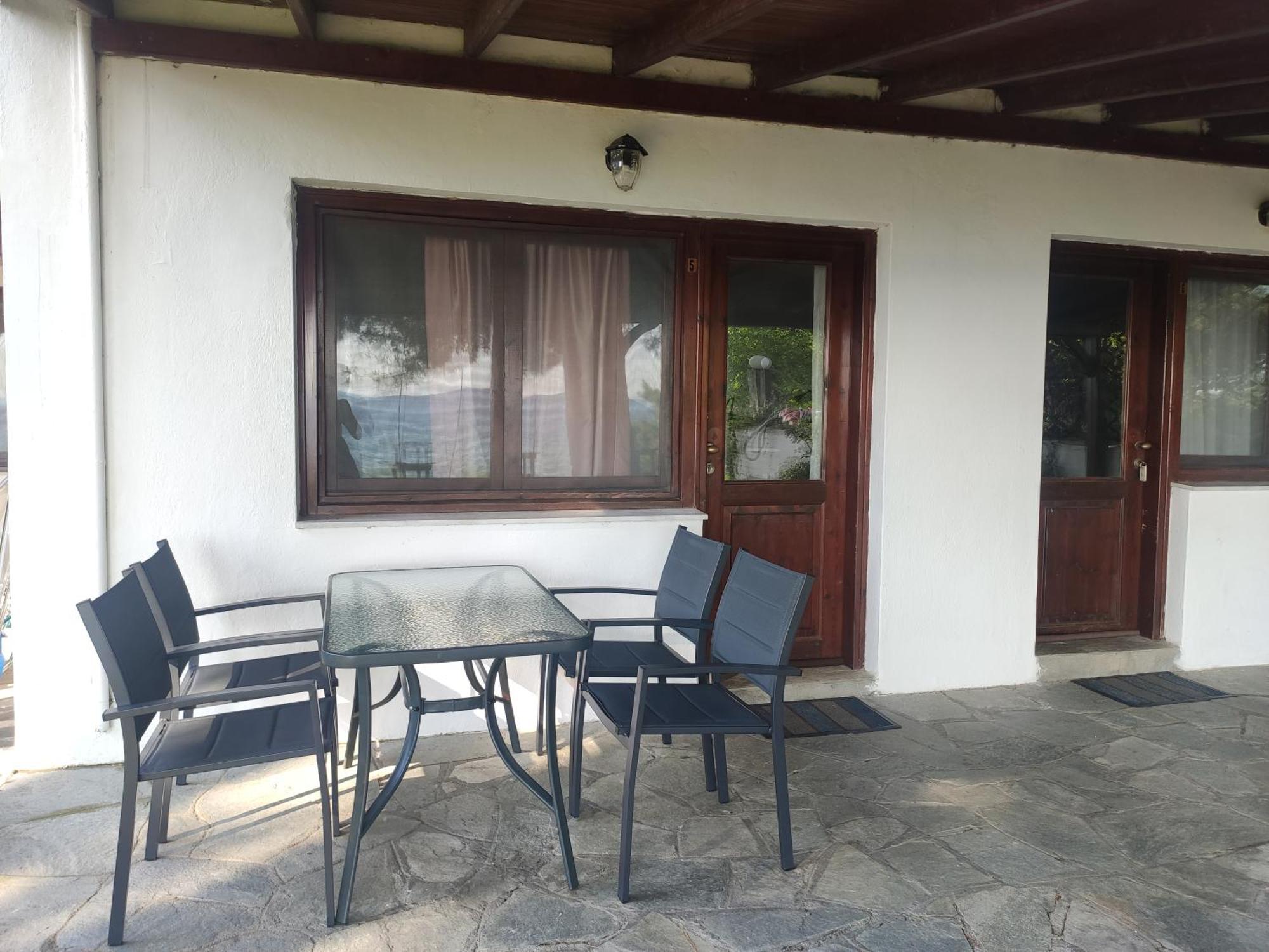 Para Thin Alos Inn نيوس مارماراس المظهر الخارجي الصورة