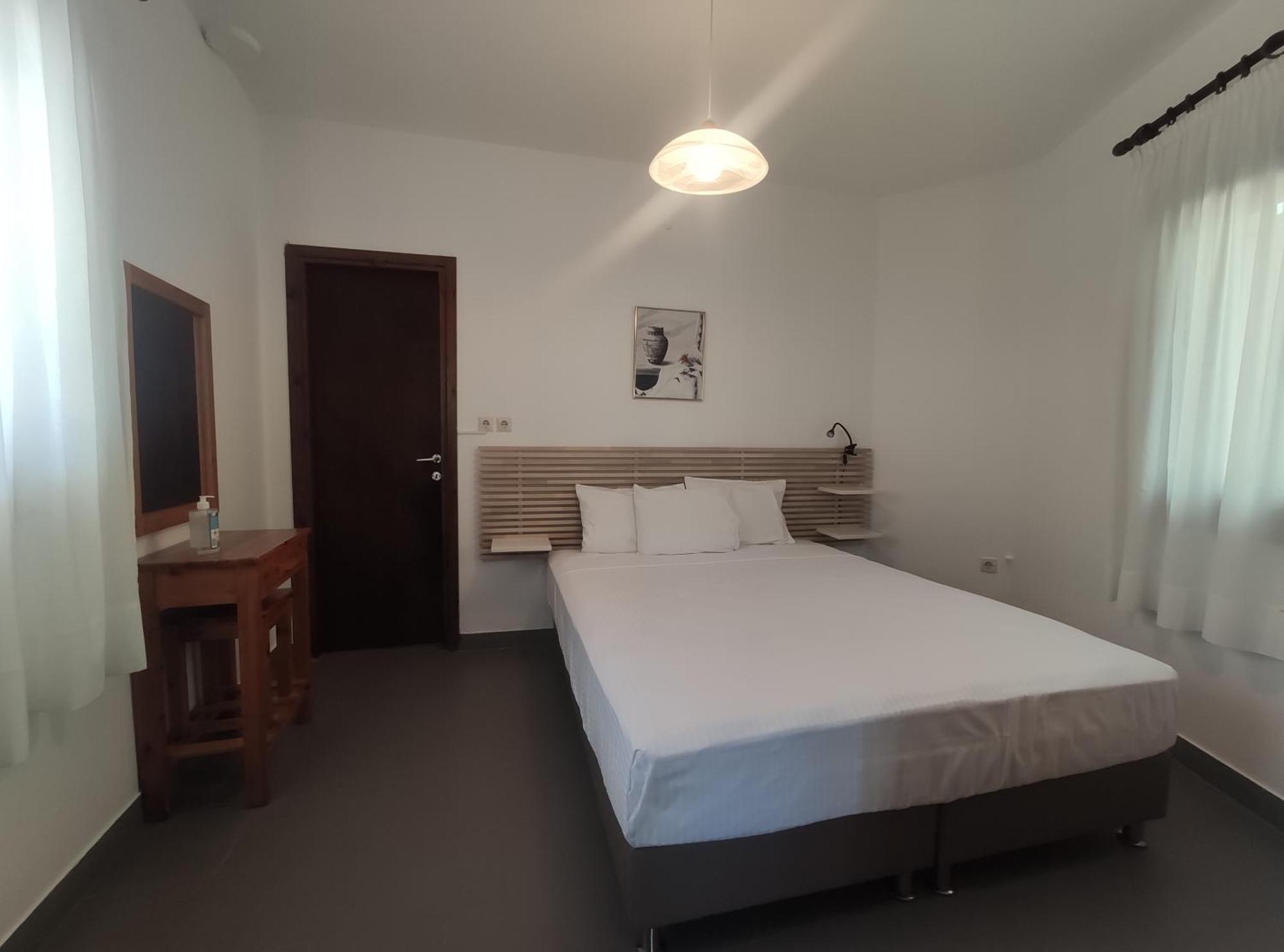 Para Thin Alos Inn نيوس مارماراس المظهر الخارجي الصورة